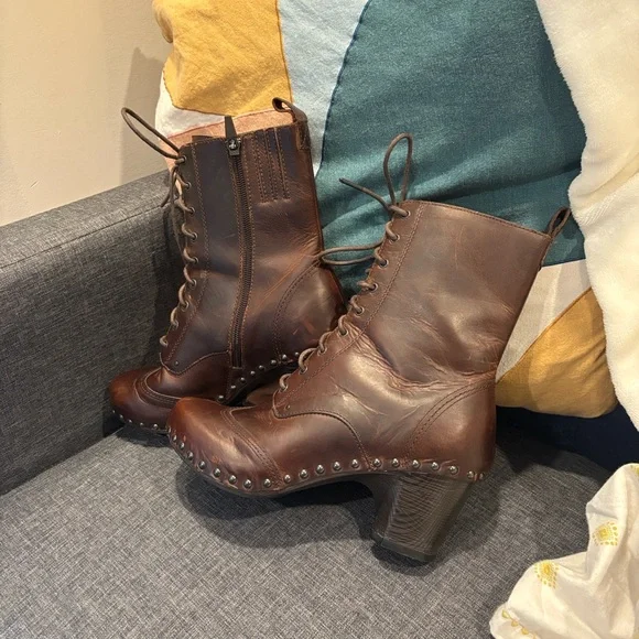 Dansko vintage chestnut brown leather lace- and zip-up Heeled granny Boots - Picture 3 of 10